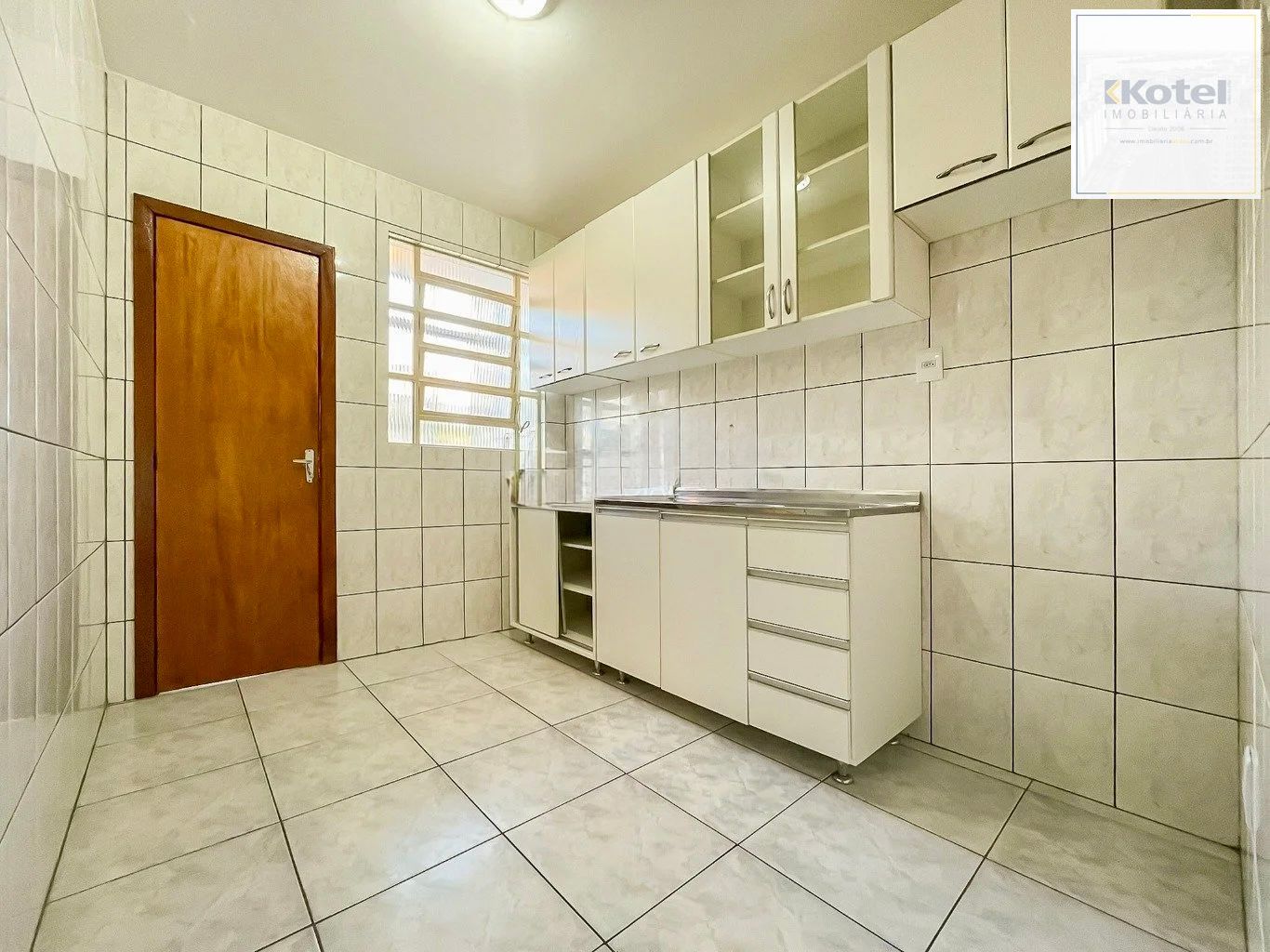 Apartamento no último andar com 1 dormitório 46m2 Bairro Cristal BarraShopping — foto 2