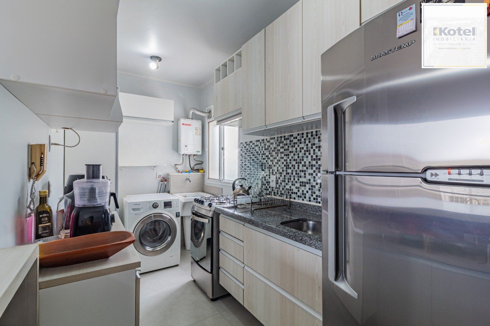 Apartamento com 2 dormitórios e 1 vaga de garagem escriturada no Bairro Humaitá — foto 5