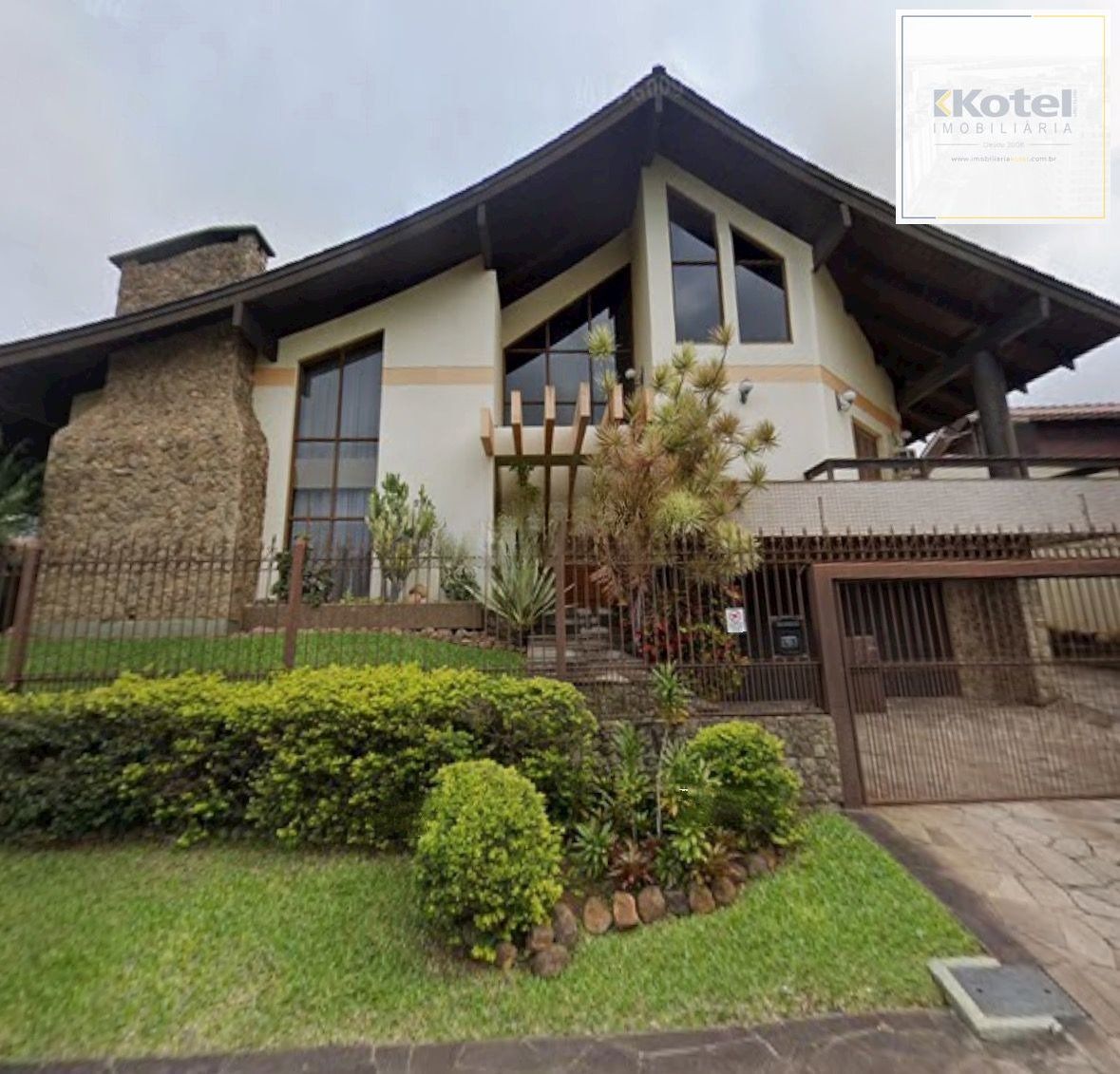 Casa de 3 dormitórios e 4 vagas de Garagem no Bairro Dom Feliciano em Gravataí.
