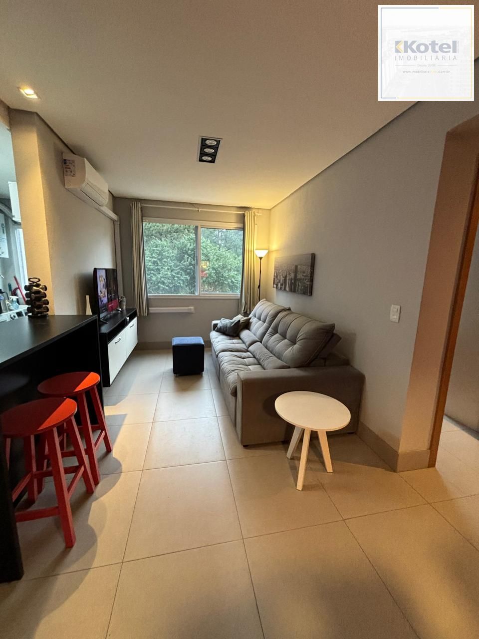 Apartamento de 2 dormitórios, elevador e 2 vagas no bairro Partenon — foto 4