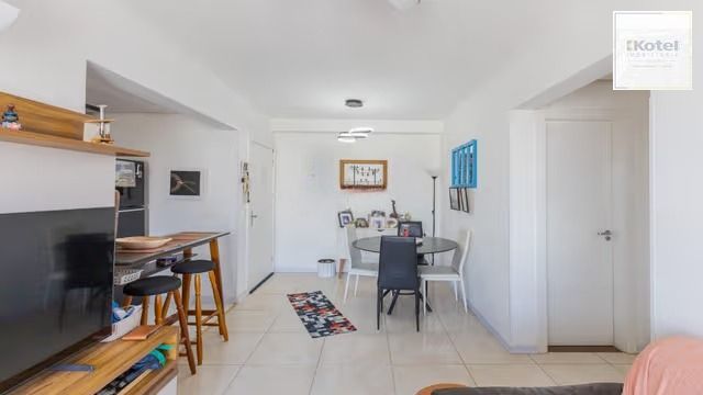Apartamento de 2 quartos, elevador e 1 vaga de garagem em Canoas.