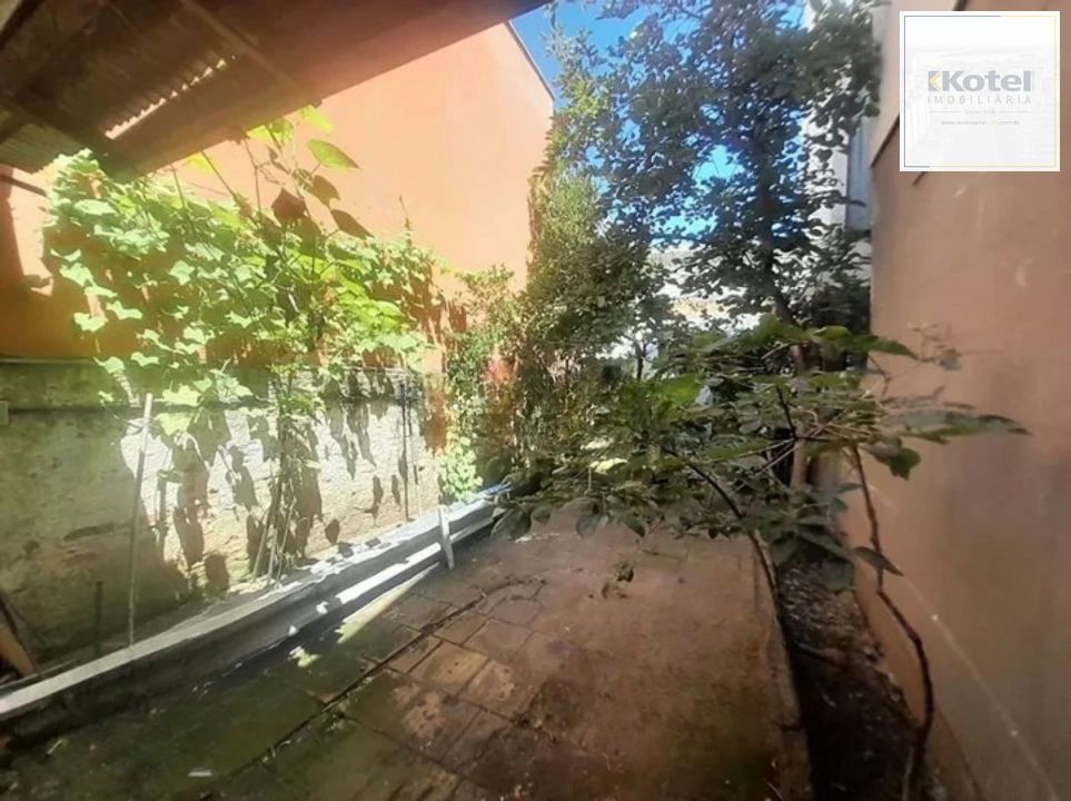 Casa com 3 quartos e 110m² à venda na Cidade Baixa, Porto Alegre.