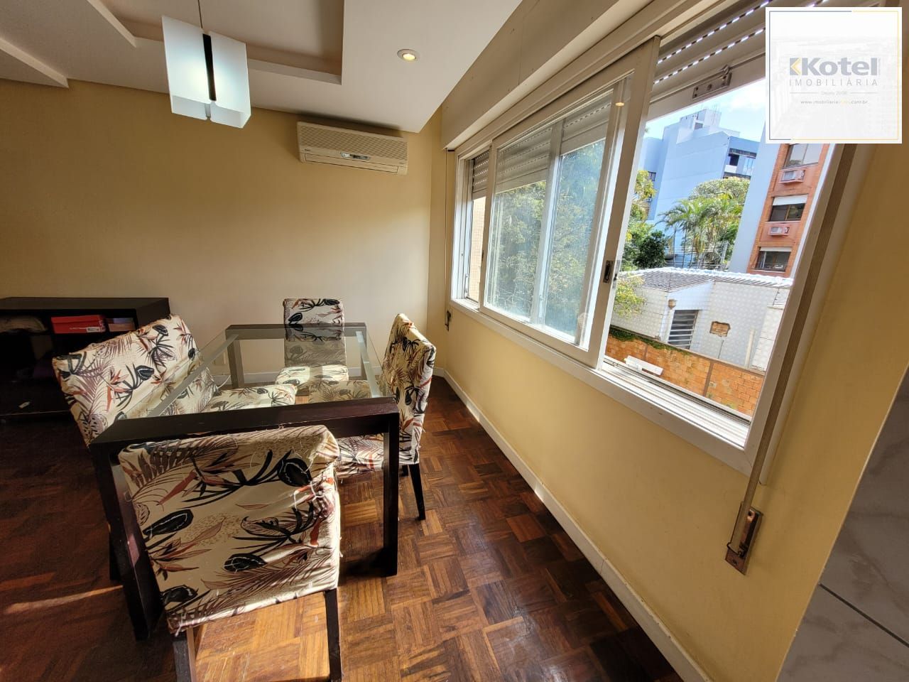 Apartamento de 3 dormitórios, 1 suíte e 1 vaga no bairro Petrópolis. — foto 3