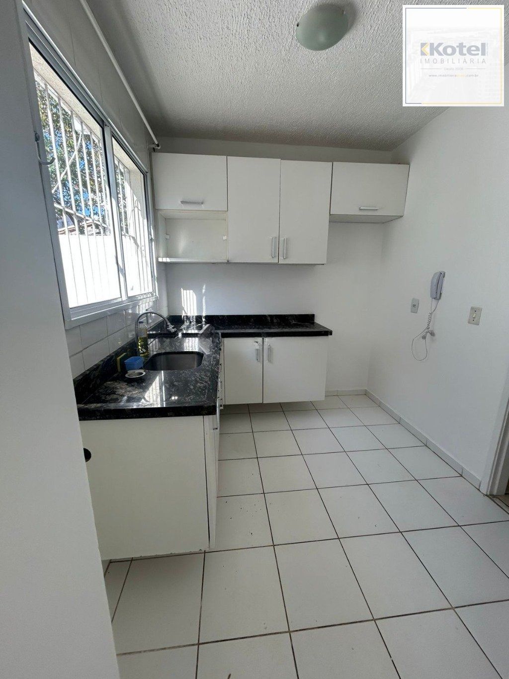 Casa em condomínio de 2 quartos 1 vaga de garagem em Canoas.
