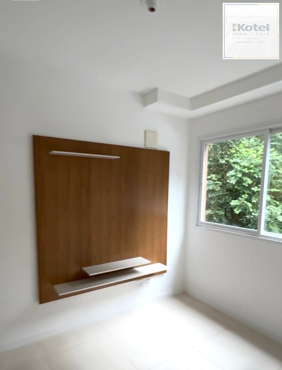 Apartamento com 2 quartos, semi mobiliado, vaga  e portaria 24 hr em Gravataí
