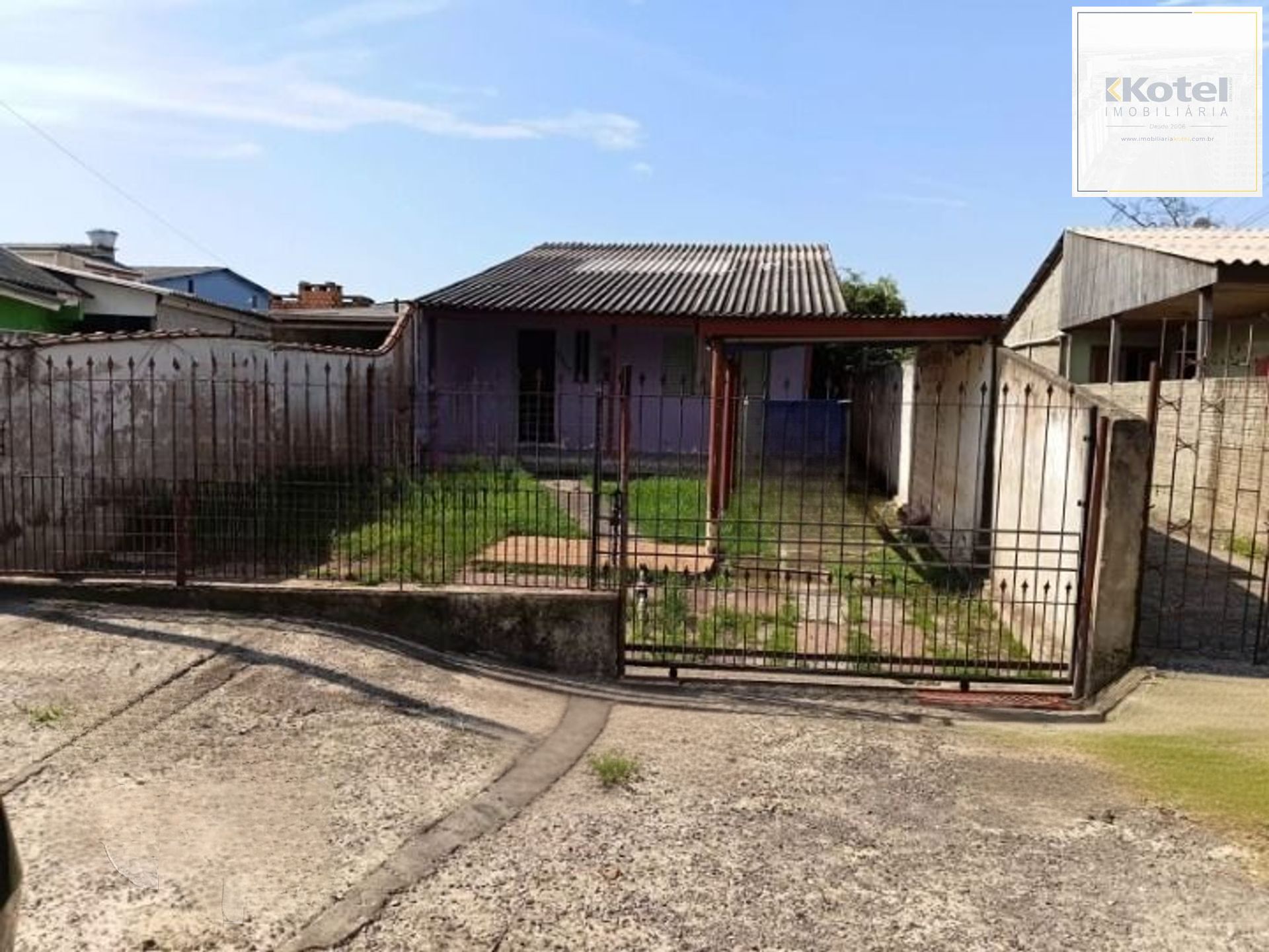 Casa de 3 dormitórios e 2 vagas de garagem em Canoas.