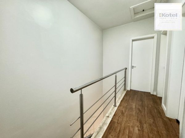 Casa em condomínio com 3 quartos e 2 vagas de garagem em Canoas.