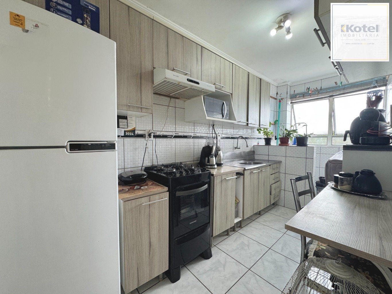 Apartamento com  2 dormitórios e com 1 vaga de garagem em Canoas.