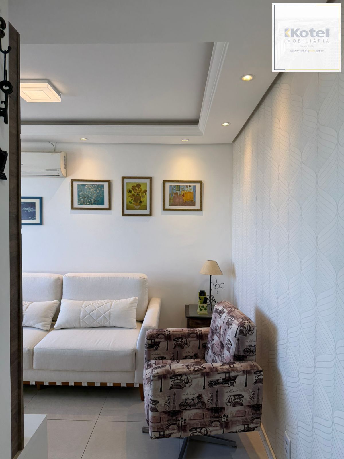 Apartamento 3 dormitórios com Suíte Semi Mobiliado com Vaga de Garagem — foto 2