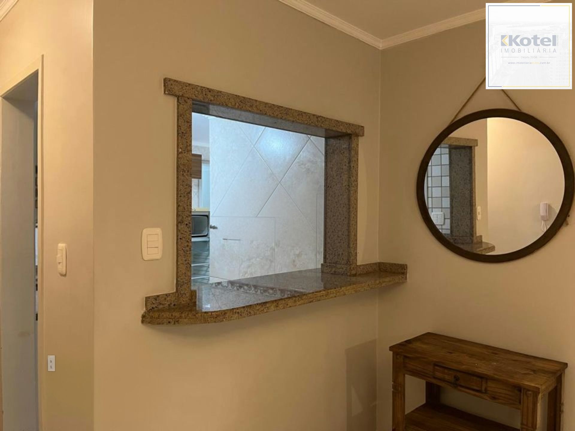 Apartamento de 2 dormitórios e 1 vaga de garagem em Canoas.