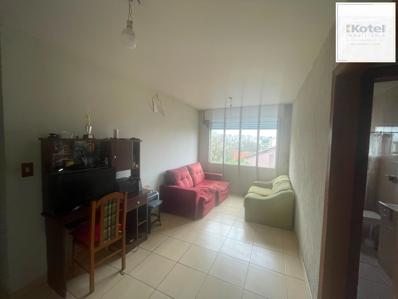Apartamento com 2 quartos, 1dep. Empregada e sol da manha no bairro Partenon