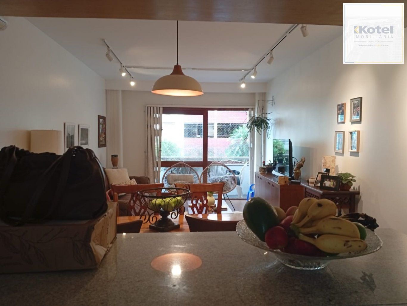 Apartamento com 3 quartos, vaga e sacada no bairro Jardim botânico — foto 3