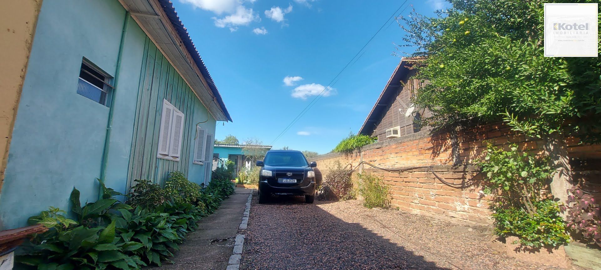 Imóvel com 2 moradias e ponto comercial em Alvorada