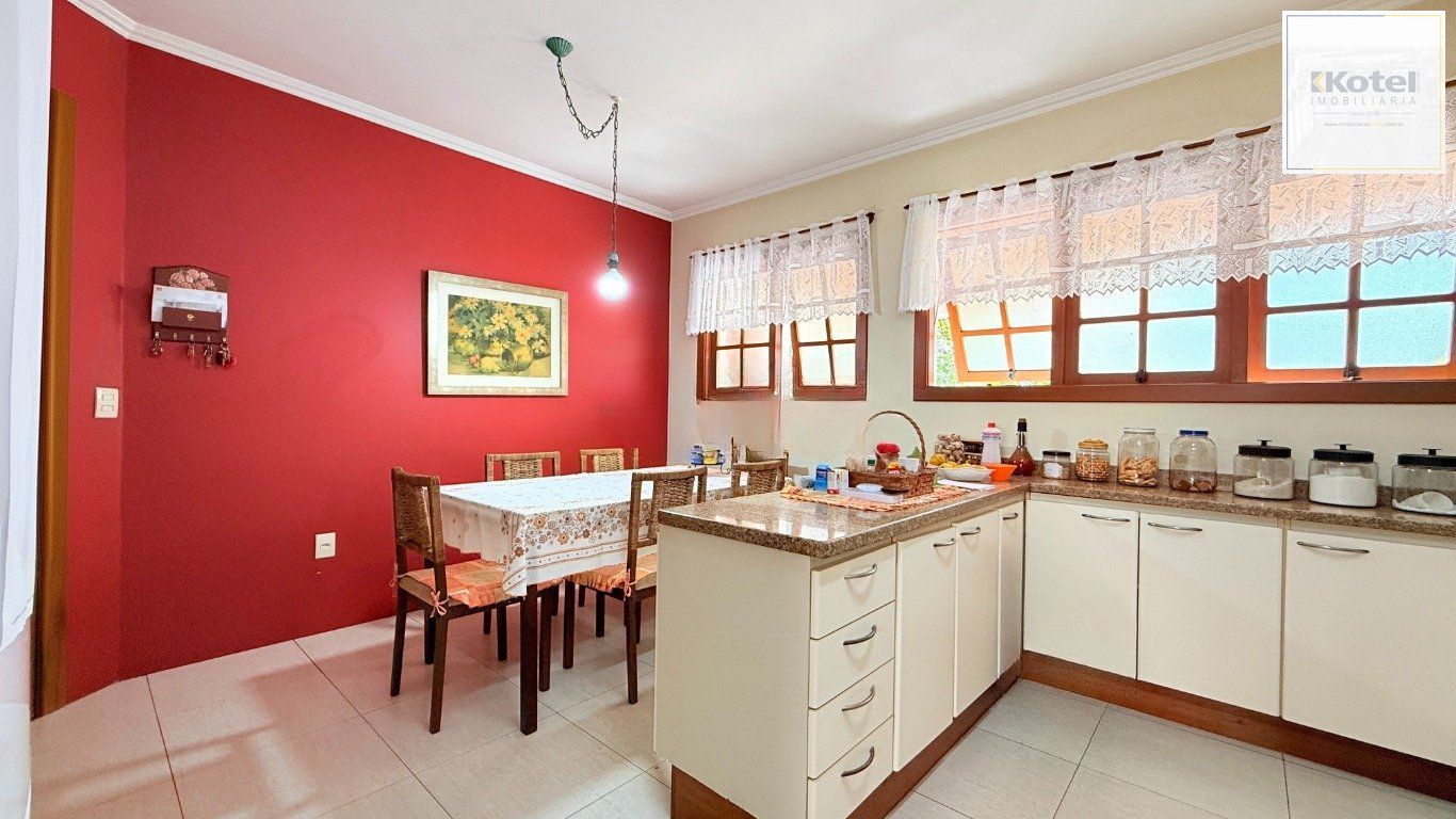 Apartamento com 3 dormitórios, 1 suíte e 268m² à venda em Higienópolis.