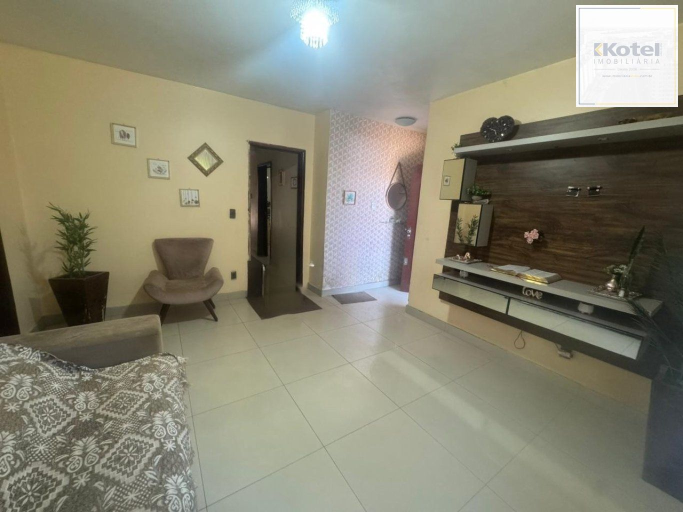 Casa de 5 dormitórios e 4 vagas de garagem em Canoas.
