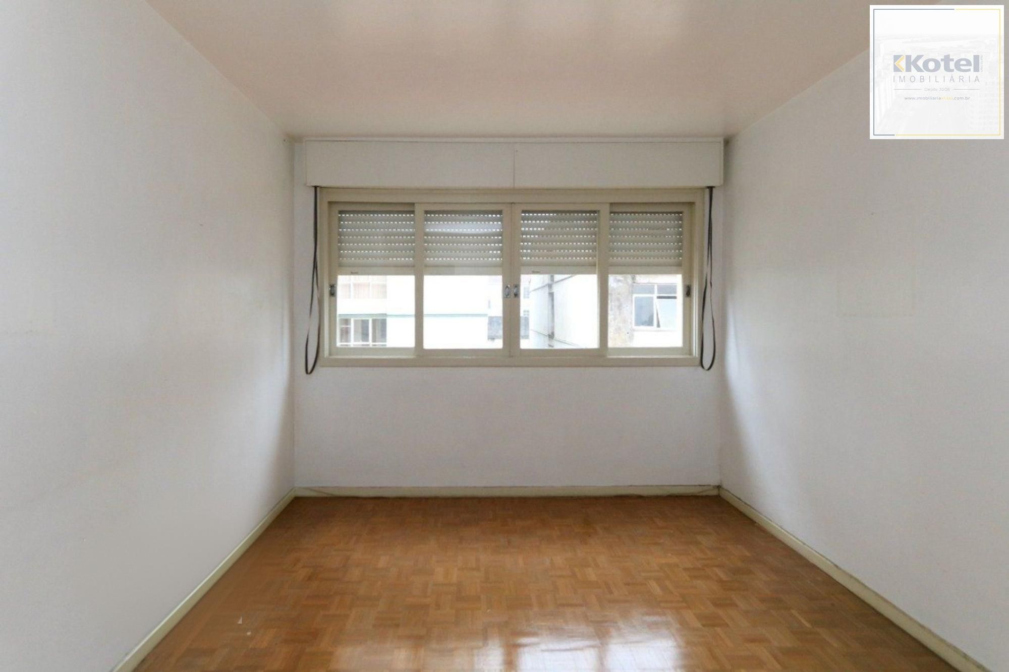Apartamento com 2 quartos, elevador no centro de Canoas.