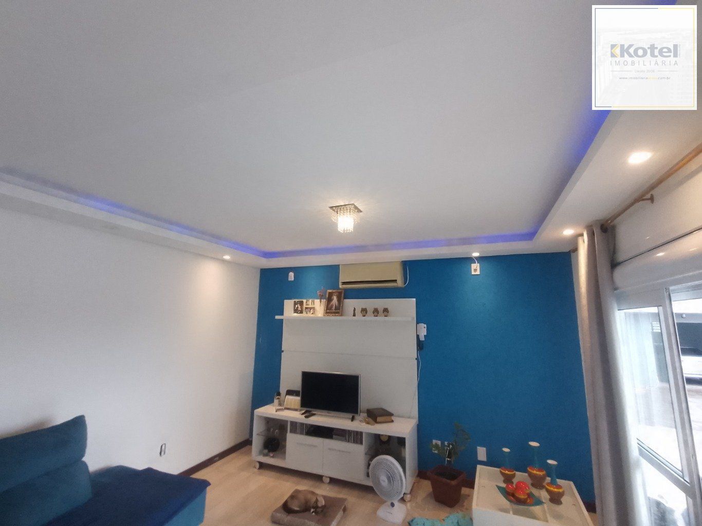 Casa de 5 dormitórios, piscina e 4 vagas de garagem em Canoas.