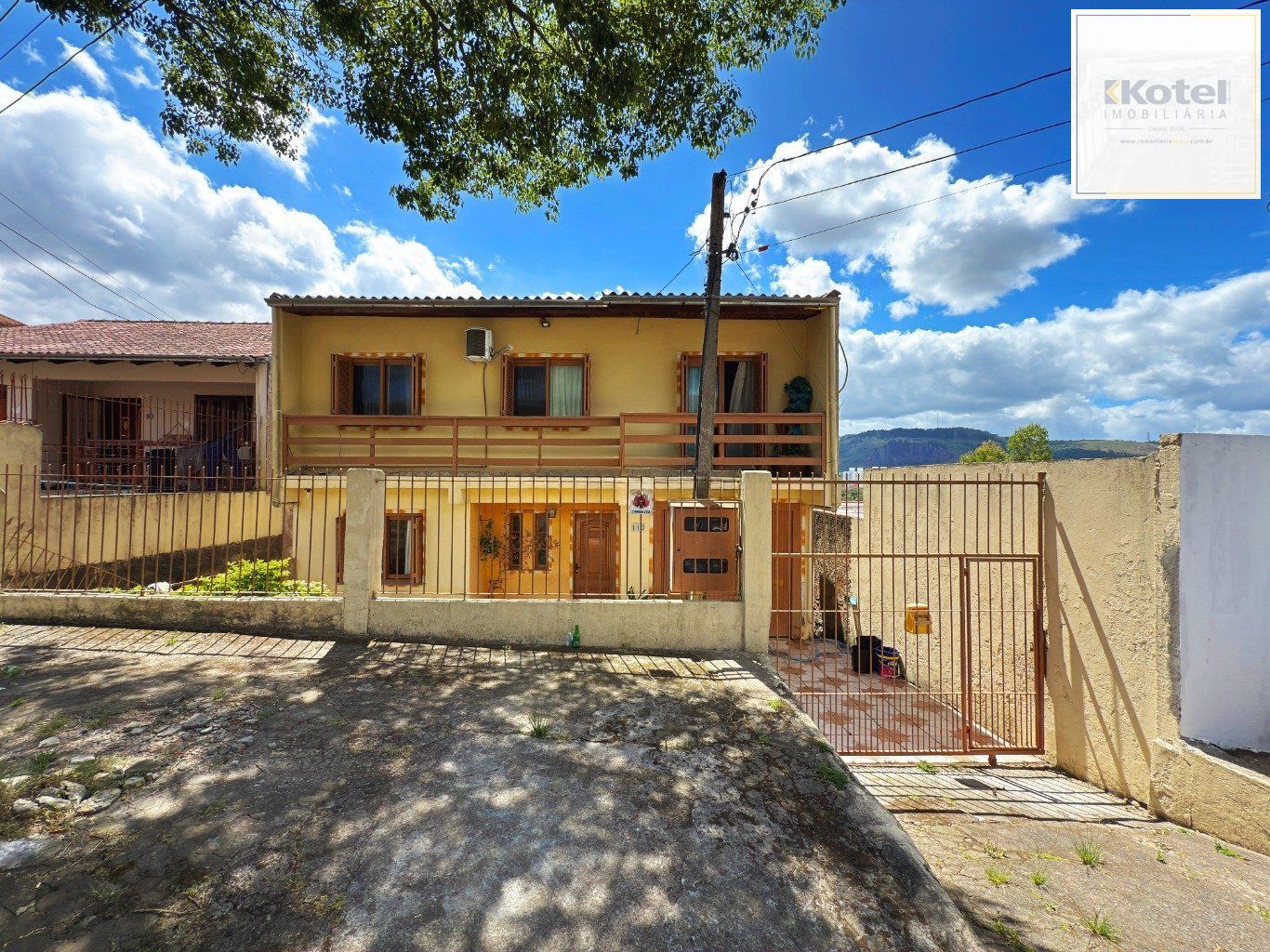 Casa com 3 dormitórios 1 suíte e 2 vagas a venda no Jardim Carvalho