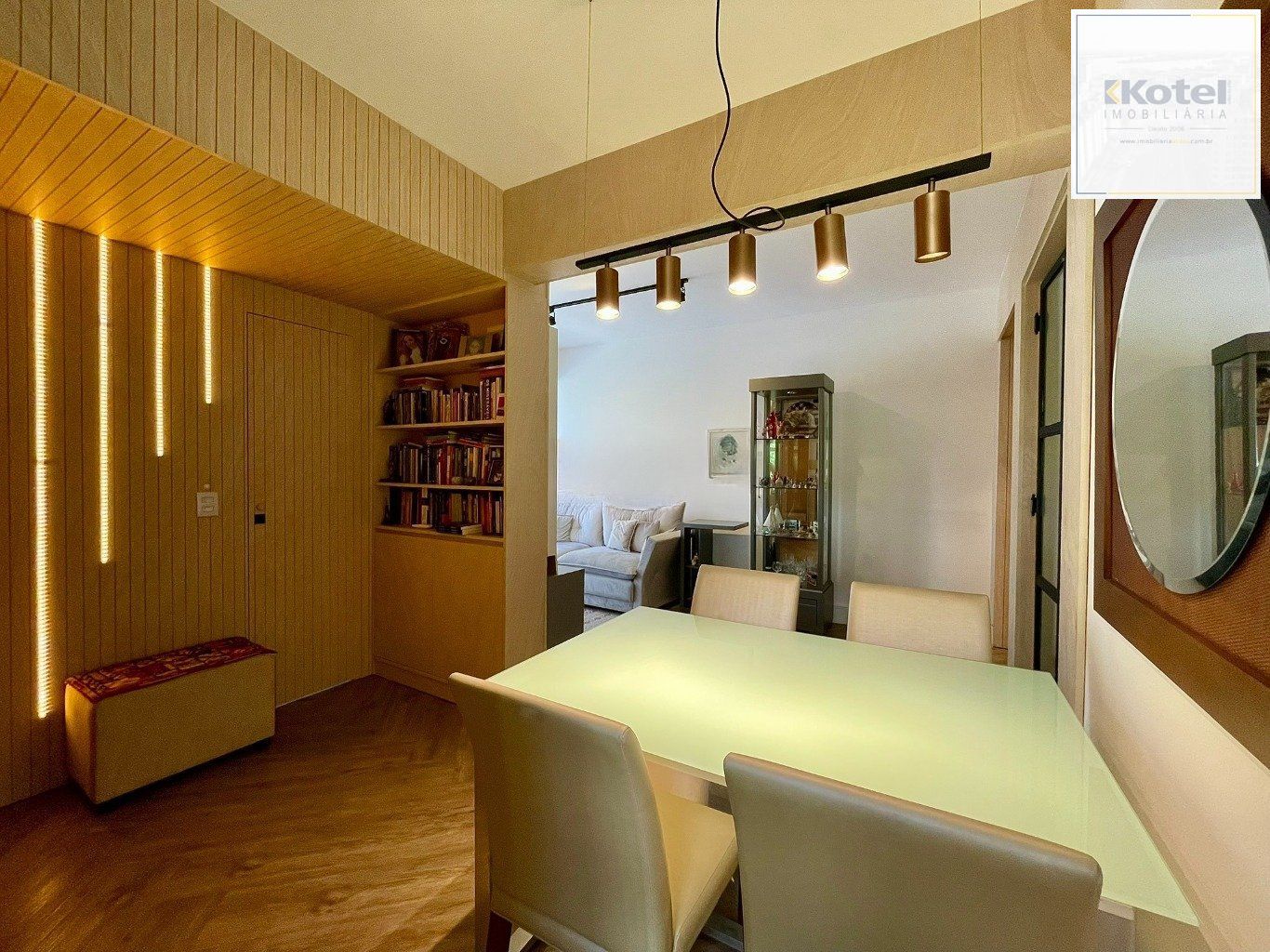 Apartamento com 2 quartos, 2 banheiros 1 vaga e elevador 73m²  na Boa Vista.