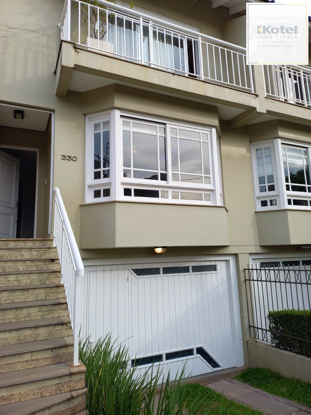 Casa com 4 dormitórios no Bairro Chácara das Pedras — foto 5