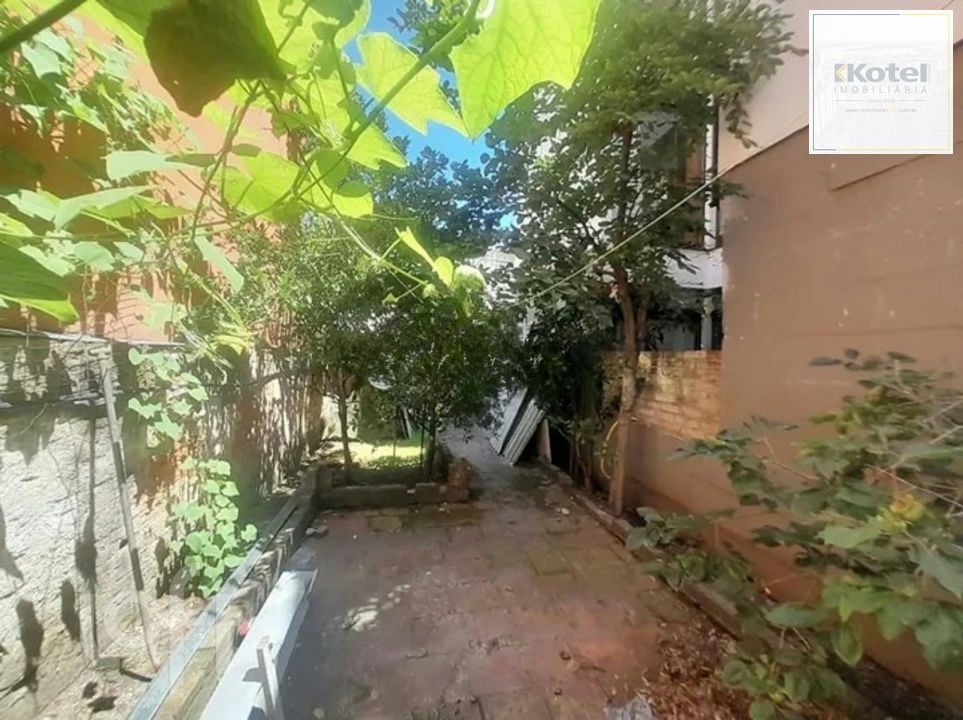 Casa com 3 quartos e 110m² à venda na Cidade Baixa, Porto Alegre.