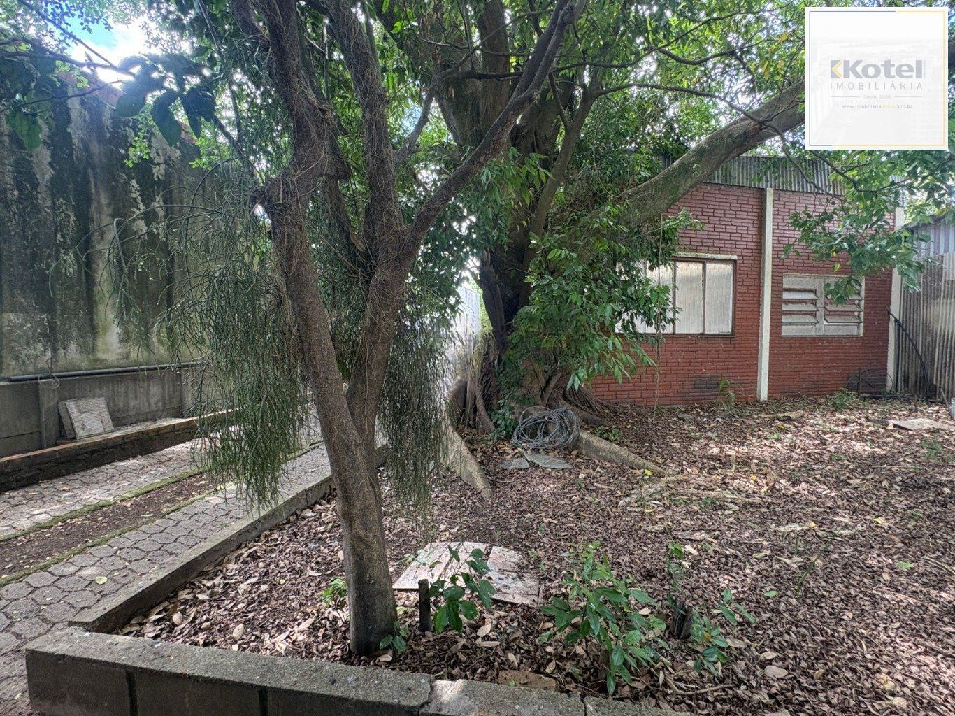 Casa de 3 quartos e 5 vagas de garagem em Canoas.
