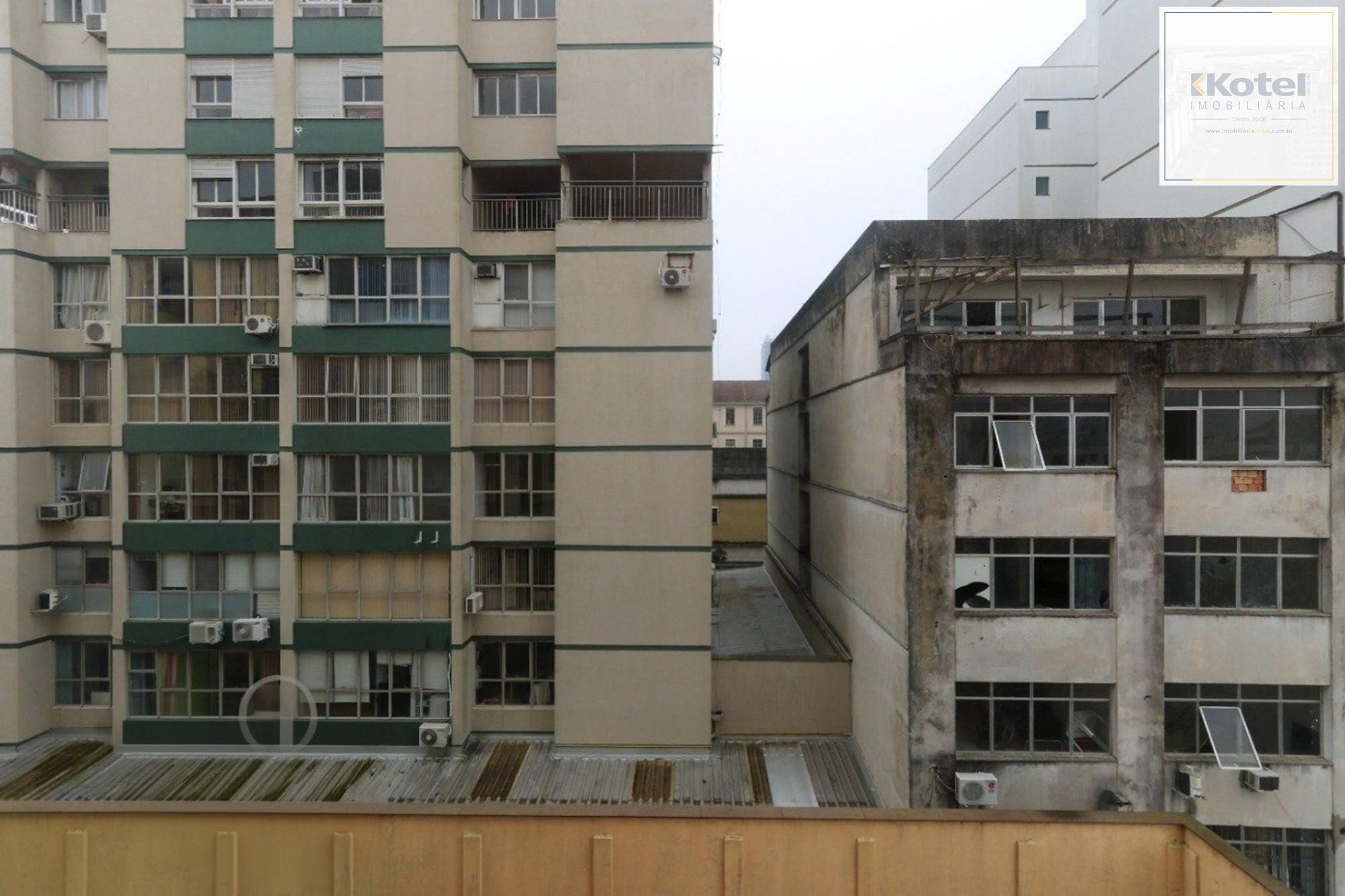 Apartamento com 2 quartos, elevador no centro de Canoas.