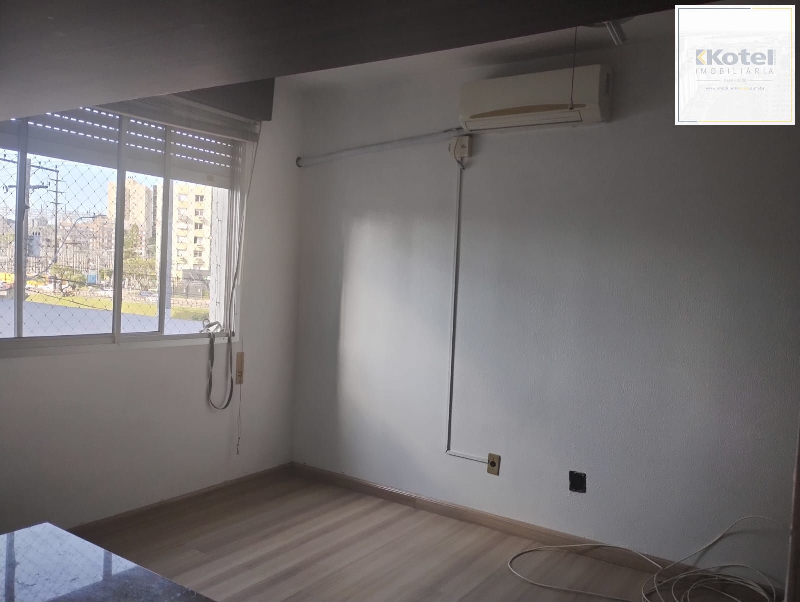 Apartamento de 1 quarto, elevador, 1 vaga coberta no bairro Partenon — foto 3
