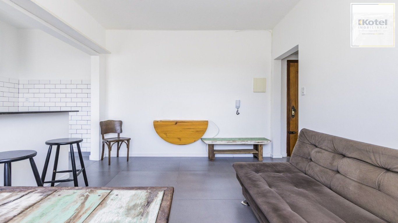 Apartamento de 1 dormitório no bairro Menino Deus em Porto Alegre.