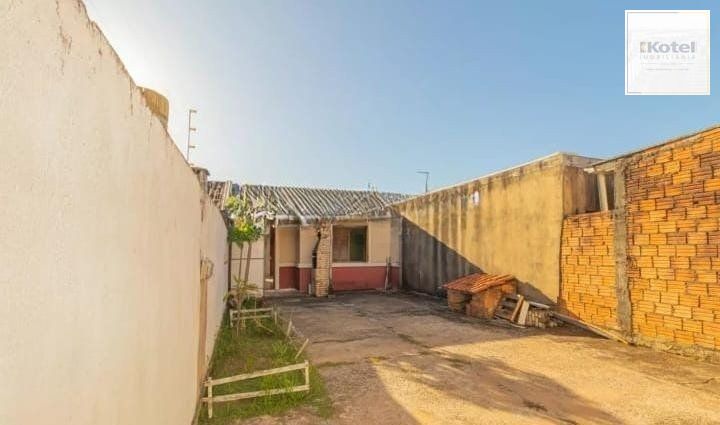 Casa de 2 dormitórios e 1 vaga de garagem em Canoas.