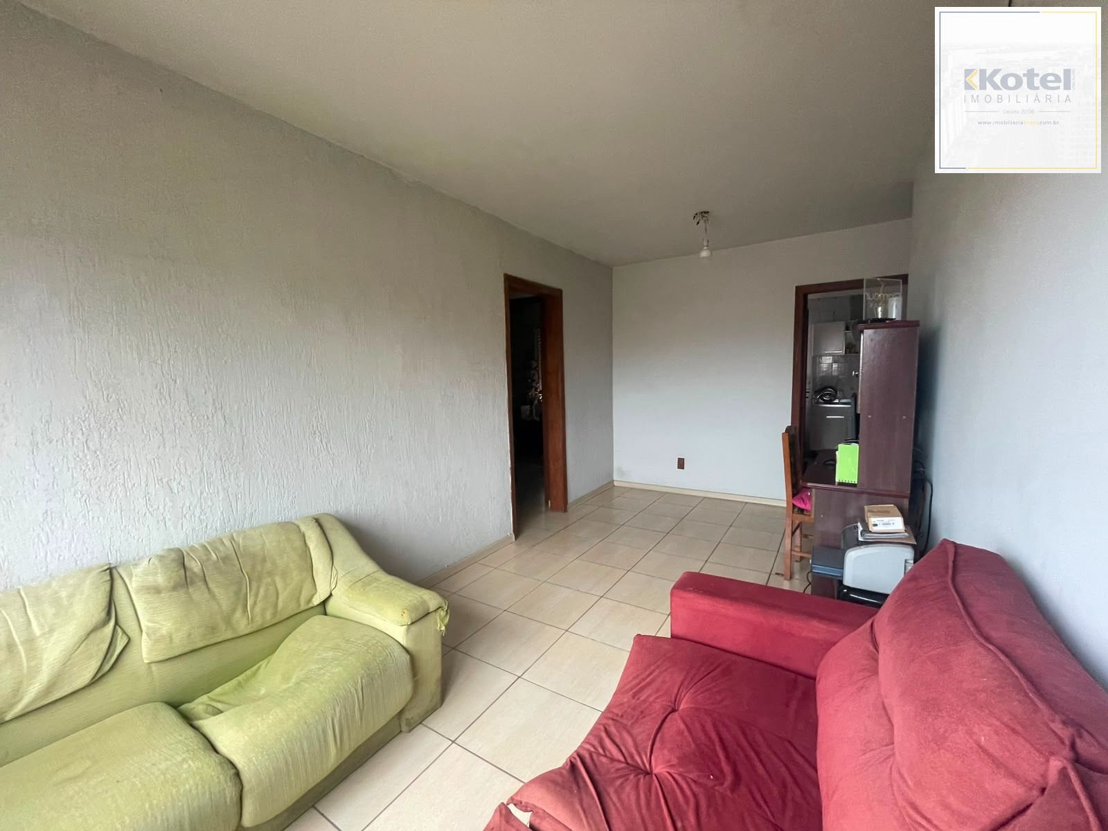 Apartamento com 2 quartos, 1dep. Empregada e sol da manha no bairro Partenon