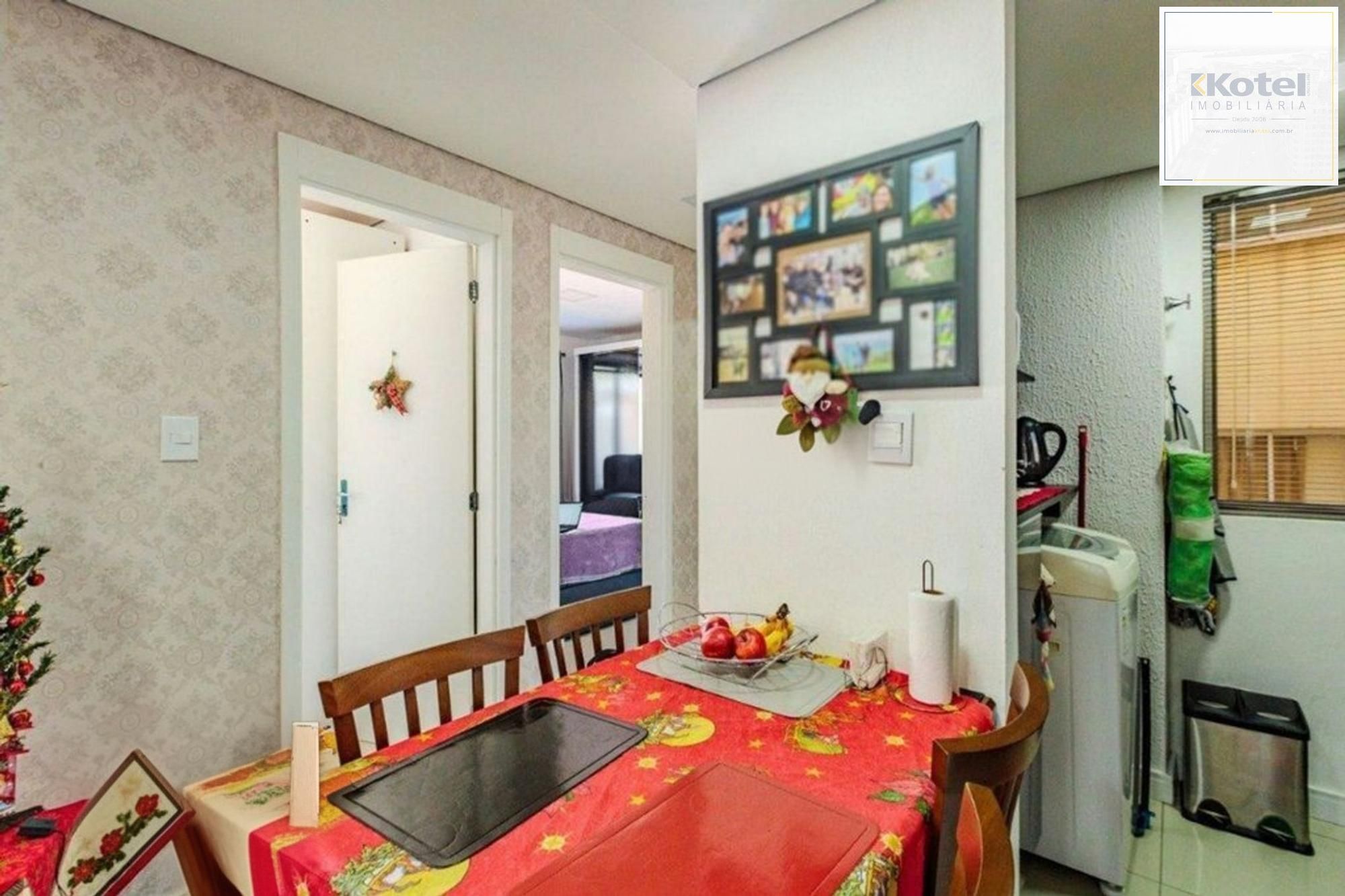 Apartamento semi mobiliado de 2 quartos e 1 vaga no bairro Glória.