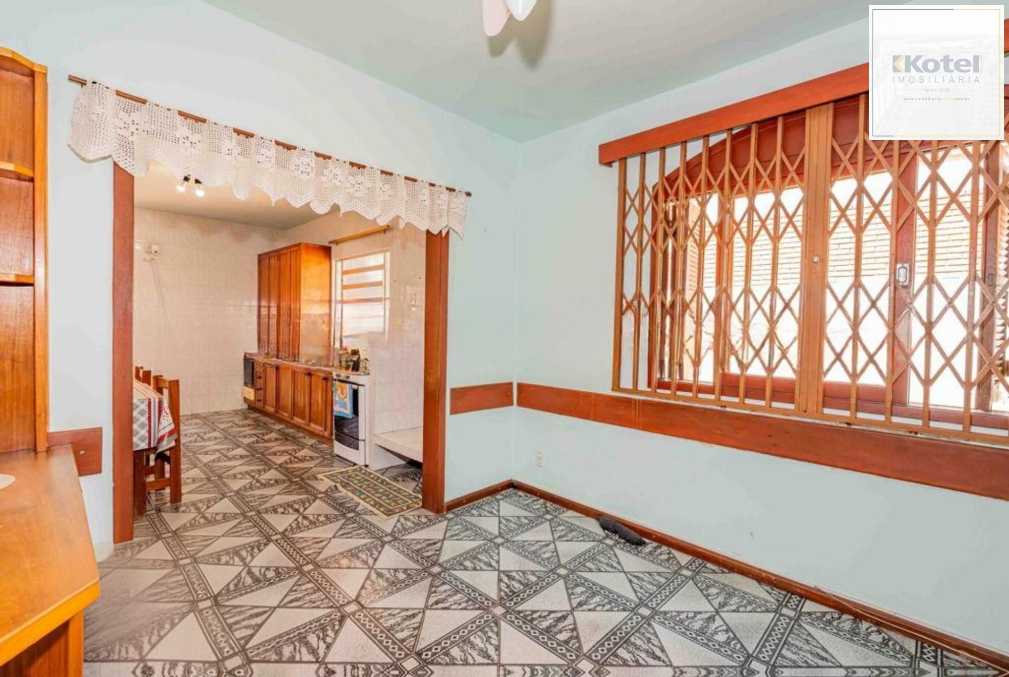 Casa de 2 quartos, 2 banheiros,pátio,churrasqueira, 7 vagas no bairro Guarujá. — foto 5