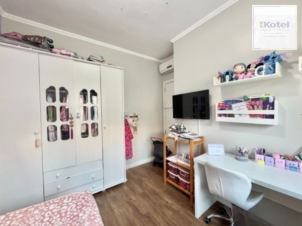 Casa em condomínio com 3 quartos e 2 vagas de garagem em Canoas.
