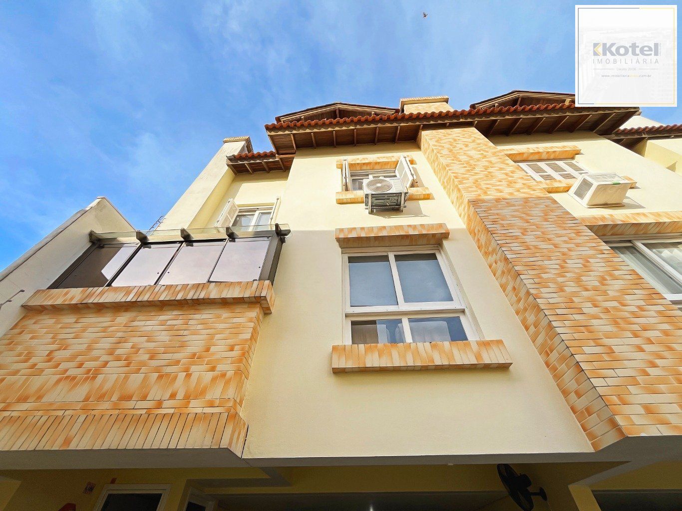 Casa com 3 quartos e 2 vagas em condomínio fechado no bairro Tristeza — foto 2