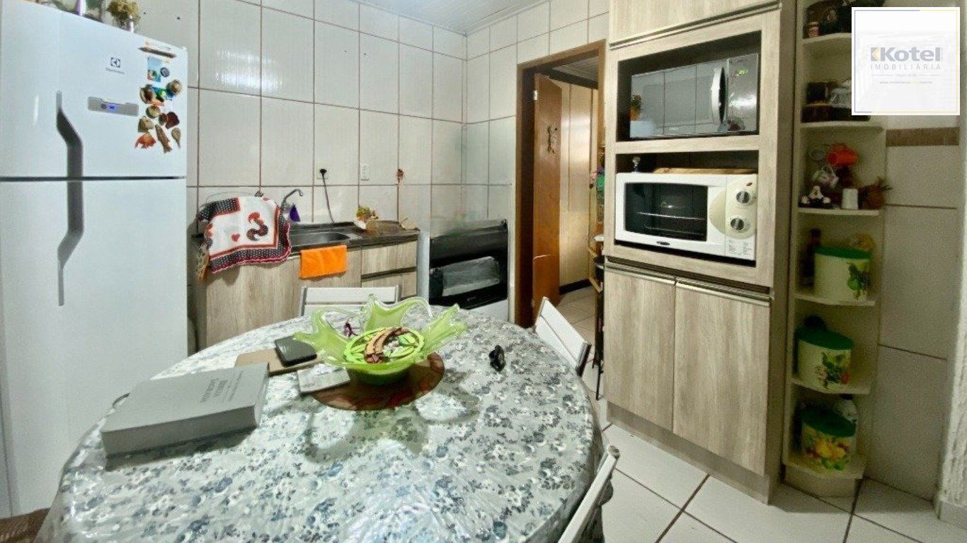 Casa de 2 dormitórios e 2 vagas de garagem em Canoas.