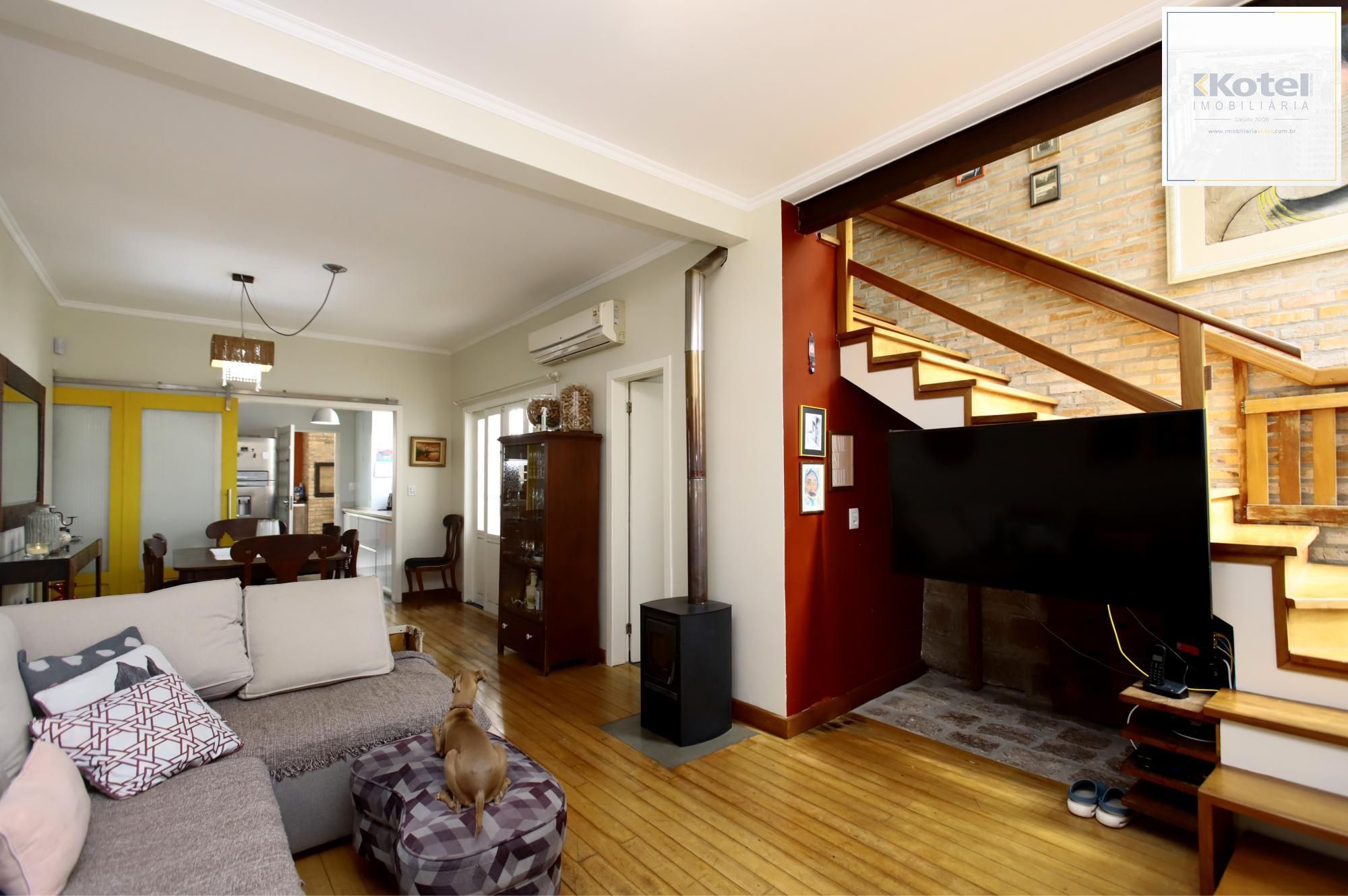 Casa de 4 quartos, 3 banheiros, 3 vagas no bairro Rio Branco