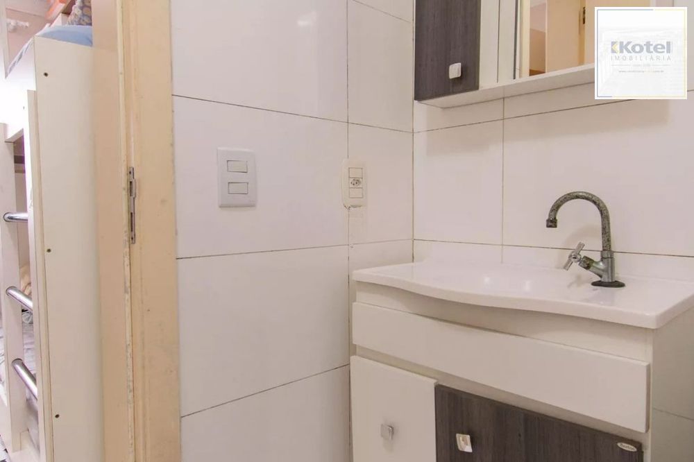 Casa de 3 dormitórios e 2 vagas de garagem em Canoas.