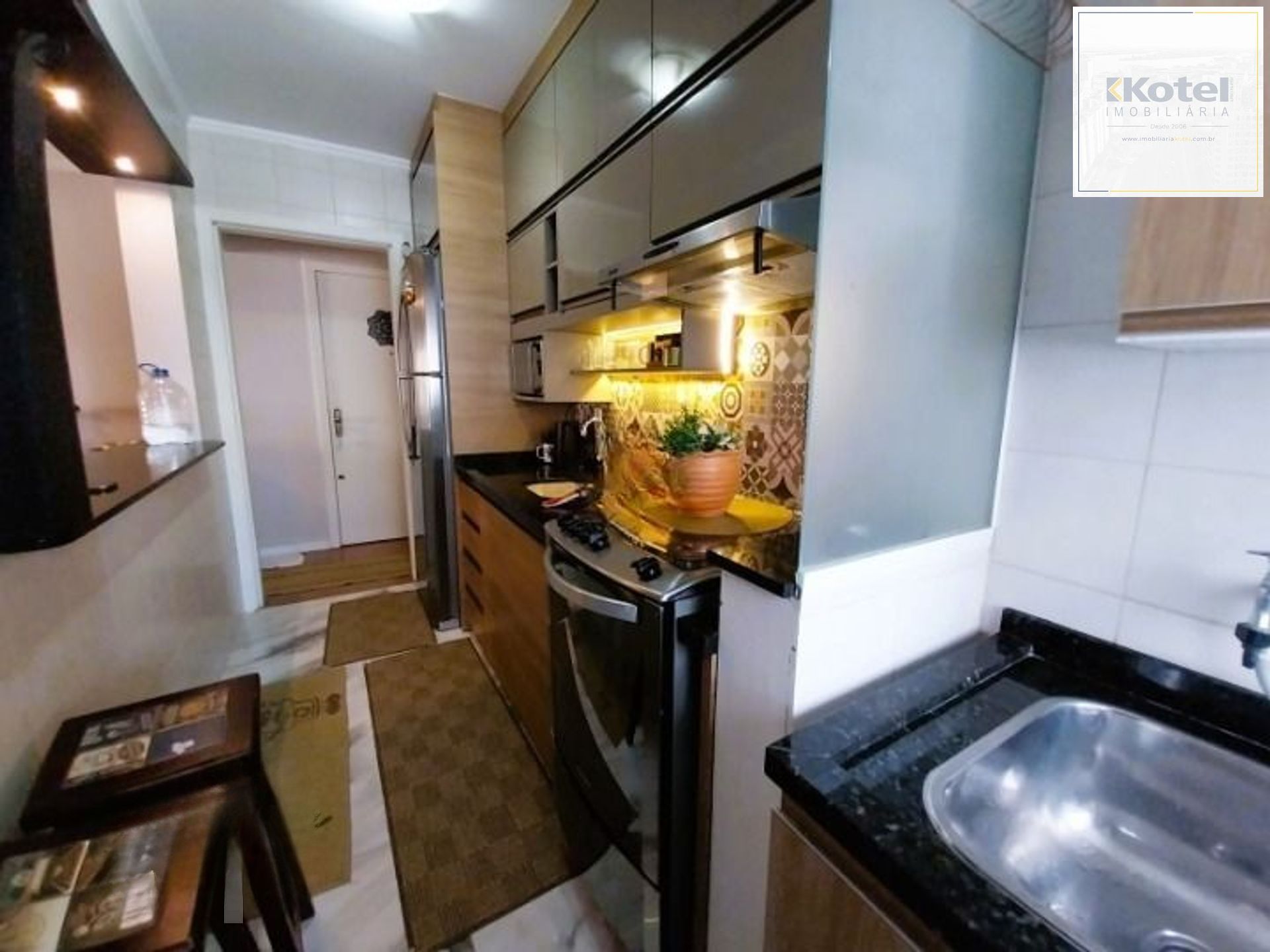 Apartamento de 3 dormitórios, elevador e 1 vaga de garagem em Canoas.