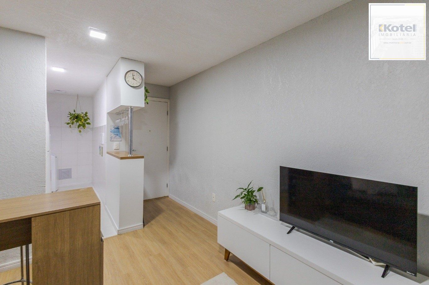 Apartamento de 2 quartos e 1 vaga de garagem em Canoas.
