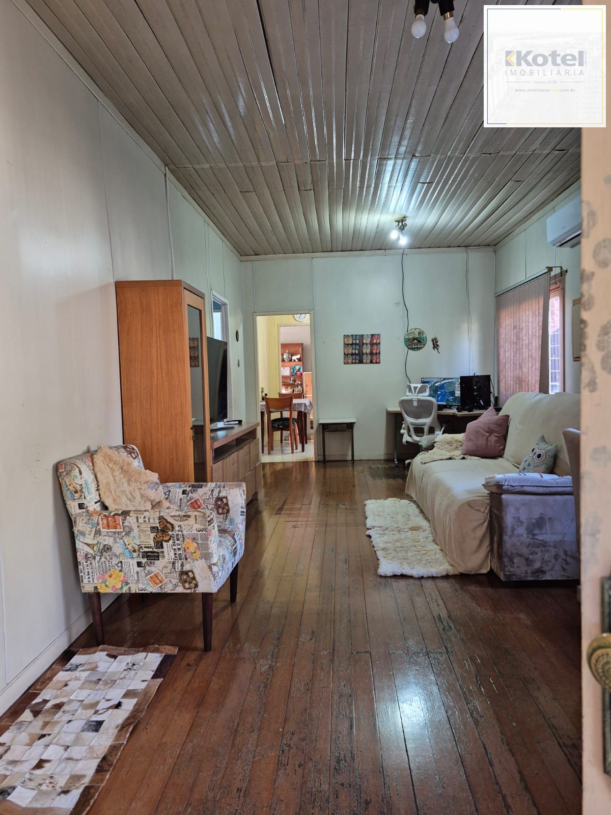 Casa mista de 3 quartos e 2 vagas no bairro Sarandi.