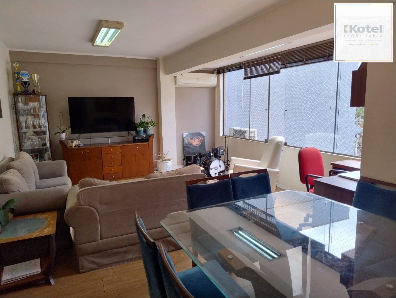 Apartamento 3 quartos com suíte e pátio com 2 vagas no Bairro Passo da Areia
