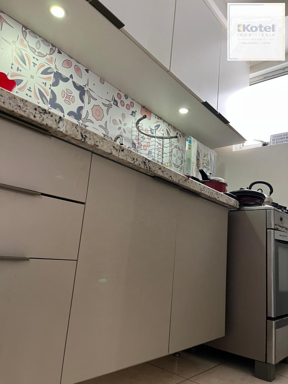 Apartamento de 2 dormitórios e 1 vaga de garagem em Canoas.