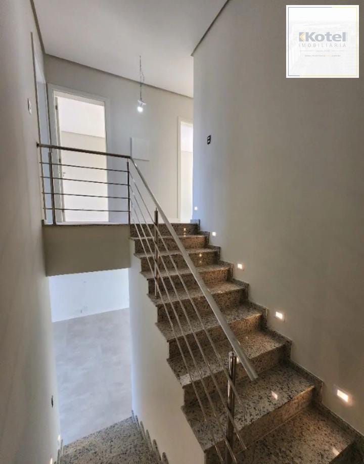 Casa Duplex Nova com 3 suítes no Mont Serrat em Canoas