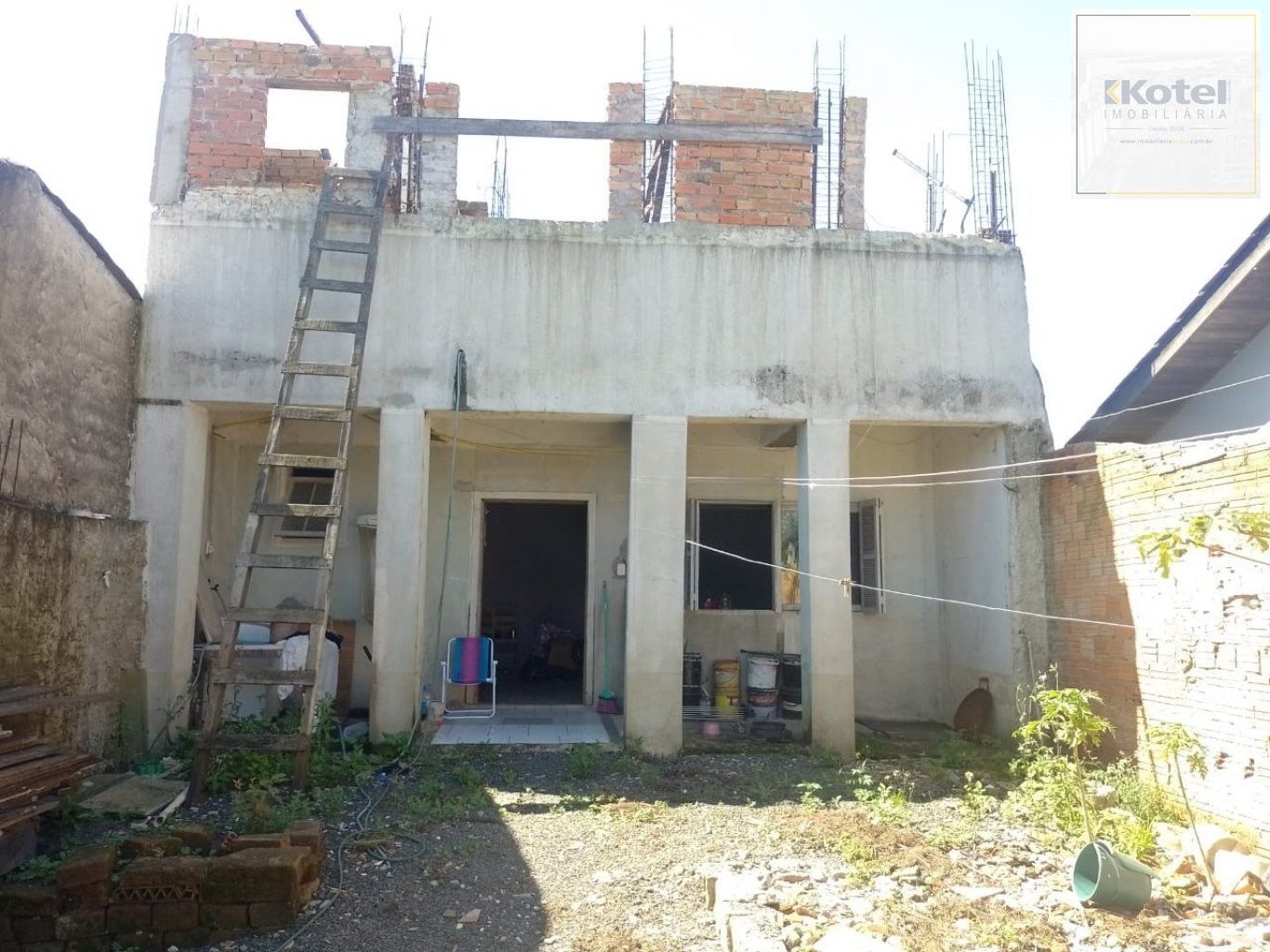 Casa 1 dormitório com 1 vaga de garagem no bairro Mato Grande em Canoas.