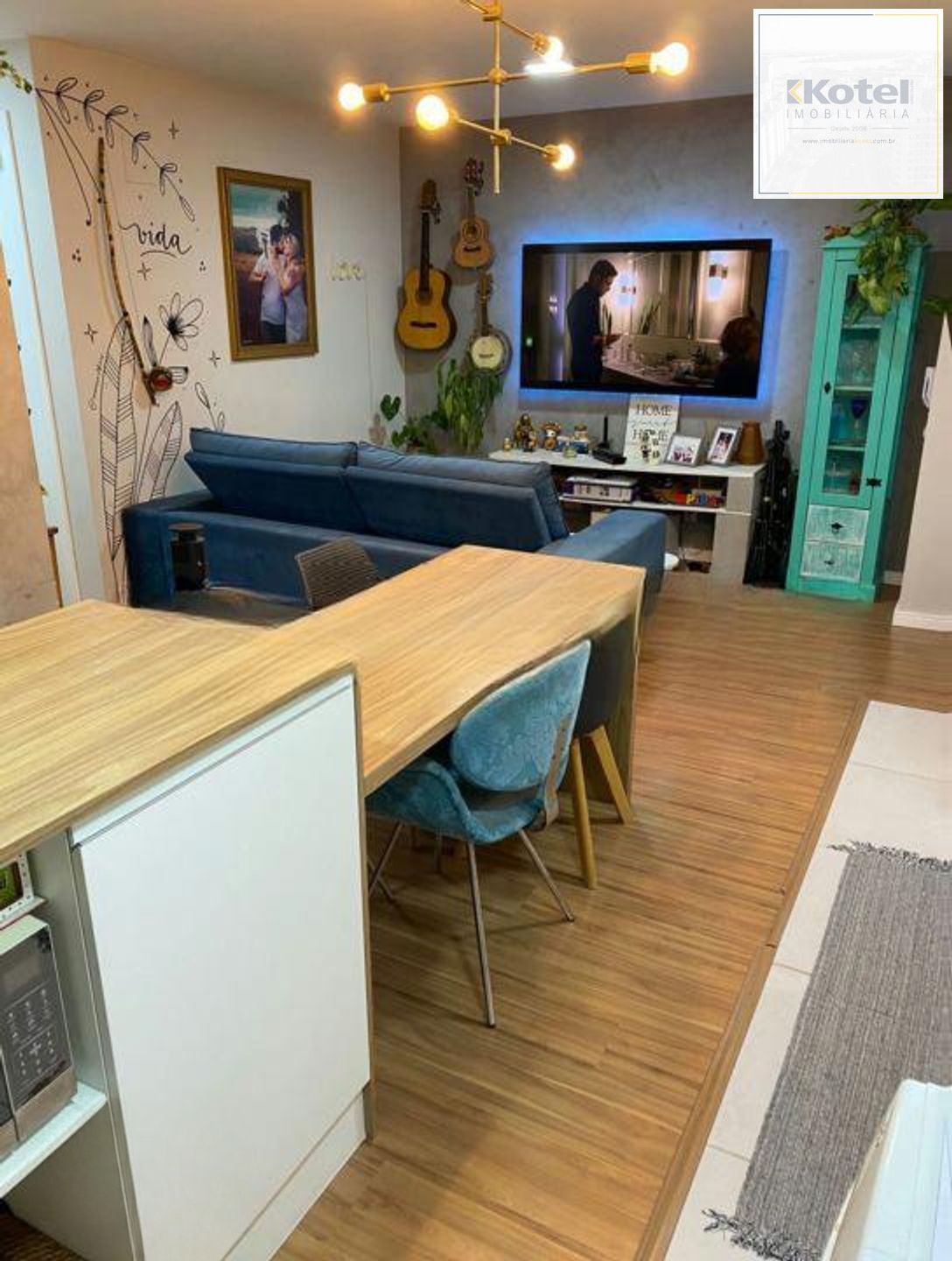 Apartamento de e dormitórios, elevador e 1 vaga de garagem em Canoas.