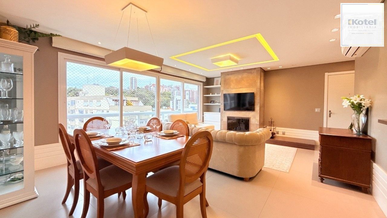 Apartamento com 3 quartos, 3 suítes e 128m² à venda em Menino Deus.