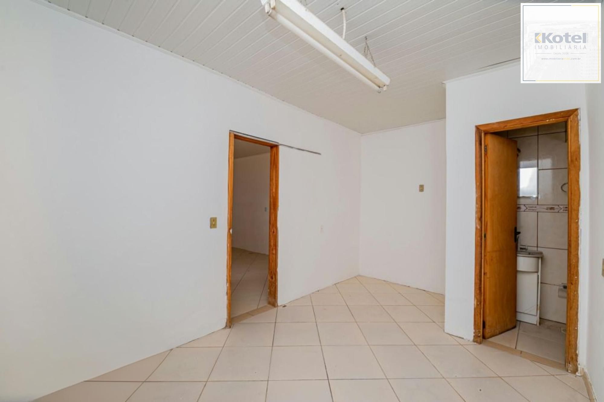 Casa de 2 dormitórios, churrasqueira, pátio, 4 vagas no bairro Ipanema — foto 4