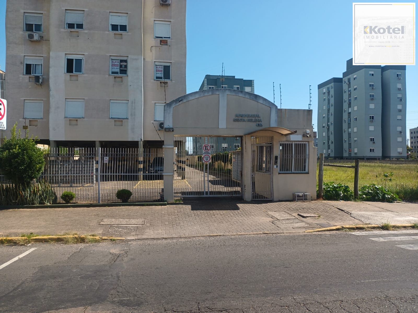 Apartamento com 2 dormitórios, elevador e 2 vagas de garagem em cachoeirinha.