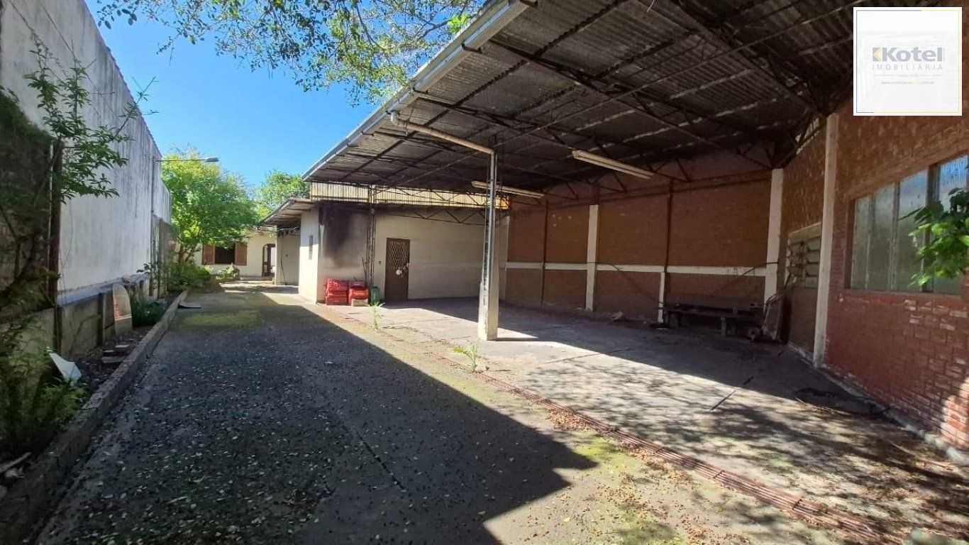Casa de 3 quartos e 5 vagas de garagem em Canoas.